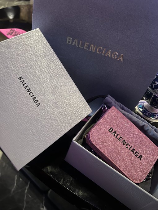 リカちゃんから せりのちゃん誕プレ♡リカとおそろい♡ って急に渡されてドキッとした😳  嬉しいし、すごいそんなリカちゃんが可愛かった🥲❤️ 　 @Ztai5a9ma https://t.co/ZZOw<a class="tags" target="_blank" title="On Twitter" href="/?out=eyJ0eXAiOiJKV1QiLCJhbGciOiJIUzUxMiJ9.eyJpYXQiOjE3MjQ0MzAxNjQsImlzcyI6InR3cG9ybnN0YXJzLmNvbSIsIm5iZiI6MTcyNDQzMDE2NCwiZXhwIjoxNzU1OTY2MTY0LCJyZWRpcmVjdF91cmwiOiJodHRwczovL3R3aXR0ZXIuY29tL1p0YWk1YTltYSJ9.4wsraGMWAMUC9AHzdbLcNTIJn3x75kwZMmqmvodjEizlk_2F7wAFLezxl_xIti4JHXWhGk4EufJf2632VbwwSQ">@Ztai5a9ma</a>