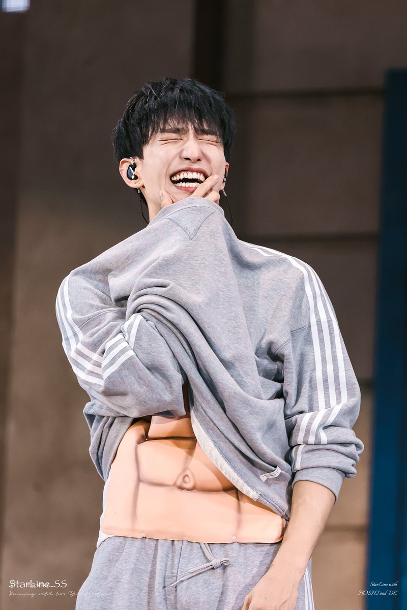 StarLine_SS's tweet photo. 240724 캐럿랜드

진심을 담아 열심히 준비하는 도겸이 제일 똑똑하구! 귀엽고 재밌는 퍼포먼스 준비해줘서 고마워🥺도겸이가 최고라고 의심하지마자!!!

#도겸 #DK #석민 #세븐틴 #SEVENTEEN https://t.co/XprwFnGCMJ
