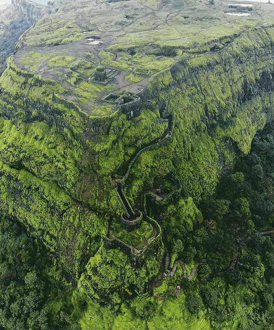 VertigoWarrior's tweet photo. 7. Chhatrapati Shivaji Maharaj Built Numerous Historic forts in Maharashtra https://t.co/5XgU88GEMg