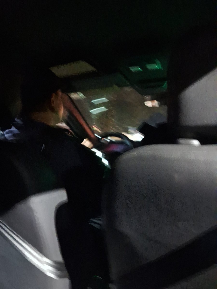 Fui num evento de prefeitura e acabou com a guarda municipal me dando carona pra casa e este é meu único registro 🤧🤧🤧