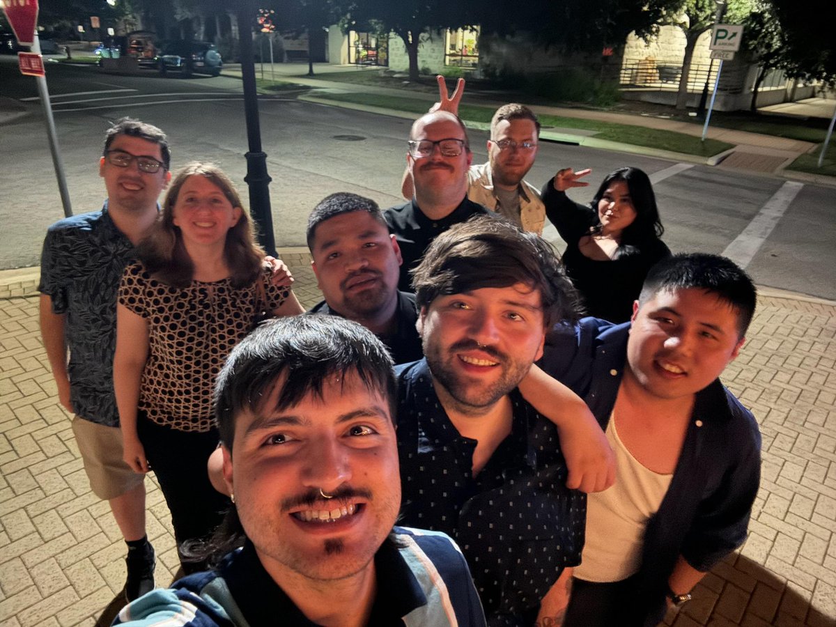 Daithe_'s tweet photo. We wanted this to be a yearly tradition but after 2 years we all met up again. https://t.co/maTuAIHanJ