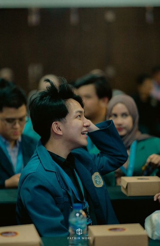 cloudydips_'s tweet photo. SEMANGATTT HARI INIII 🤸🤸🤸 #Maxwell https://t.co/eTXZYZrAfo