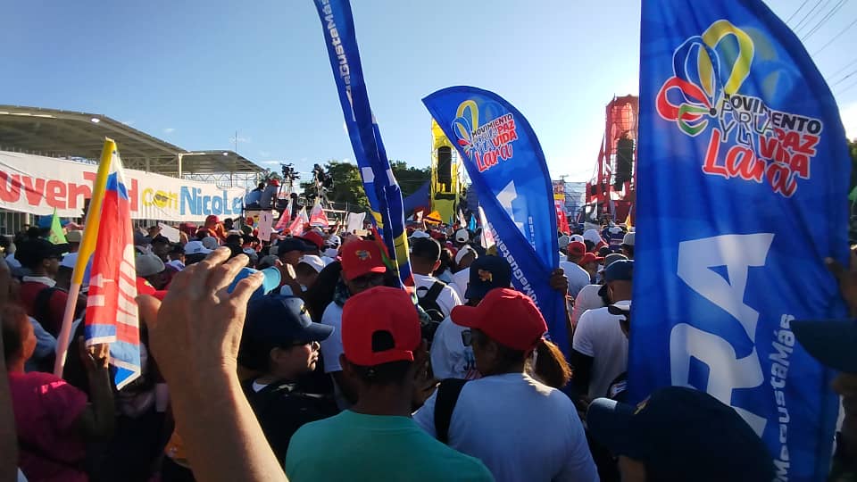 MPV_Lara's tweet photo. La alegría no puede faltar para acompañar y apoyar a nuestro candidato de la paz Nicolás Maduro, nuestro gallo pinto.
Desde el estado Lara.

@NicolasMaduro
@vargas_mimou
@fundacion_mpv
@Mippcivzla
@AdolfoP_Oficial
#CunaDeLibertadores https://t.co/bd8qrV5T5Y