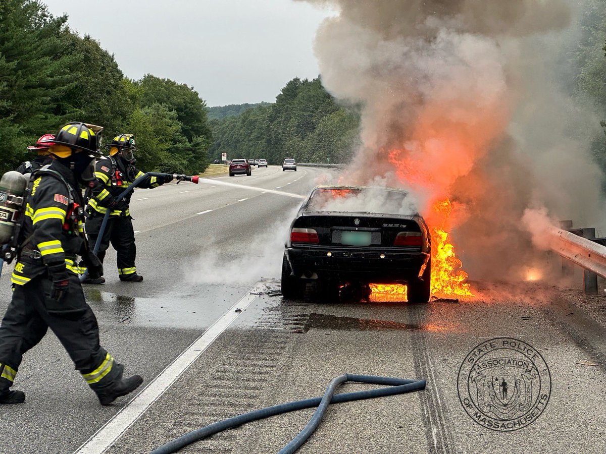 MSPTroopers's tweet photo. Happening now! I-290 EB in #Northborough. Expect some #MAtraffic delays while we have some lane closures. https://t.co/CxeJ591lXl