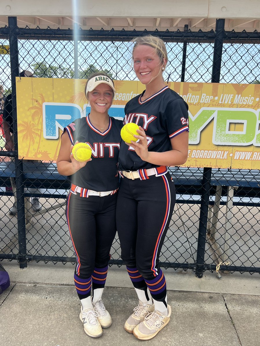 SE7ENSB7 tweet media