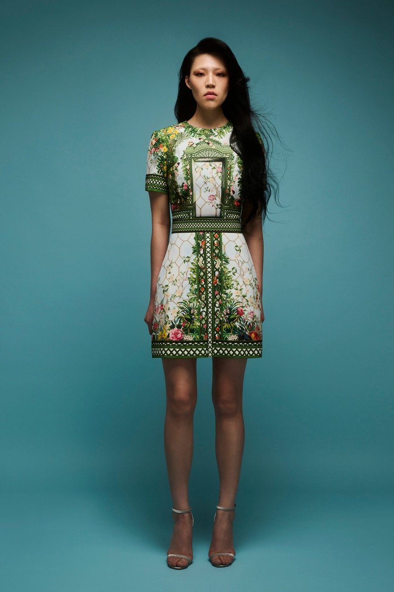 hoodcouturemag's tweet photo. Mary Katrantzou Spring 2024. https://t.co/tQDVbYGcDh