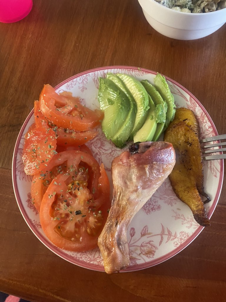 lunch 🥗🥤💚
600 kcals 
#edtw