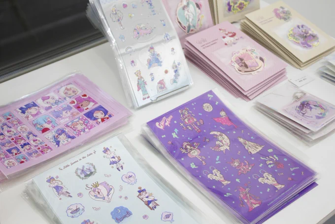 【のこり3日間】本日もア〜ミ〜個展『#透明を見るには』@大阪 13:00〜19:00オープンです!原画13作品の展示とオリジナルグッズがございます。会期は28日まで。この機会にぜひご覧くださいませ!開催場所 (北浜駅徒歩10分) 