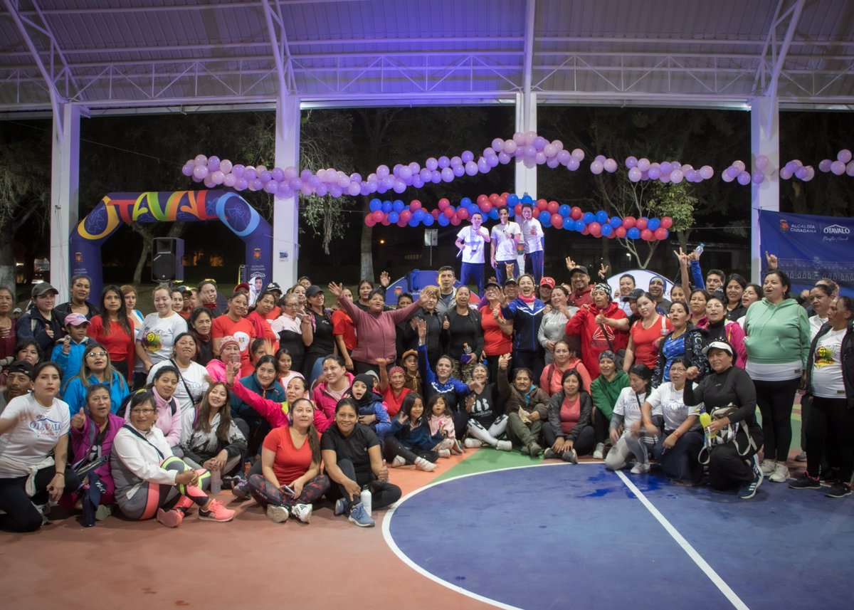 GADOtavalo's tweet photo. ¡BAILA OTAVALO! Movimiento y energía para todos
Cientos de personas disfrutaron de la Baila Otavalo en La nueva cubierta de las canchas del Parque San Sebastián. @bellhermosa compartió gratos momentos, promoviendo la actividad física y el bienestar emocional de los participantes https://t.co/k4eOc57N9m