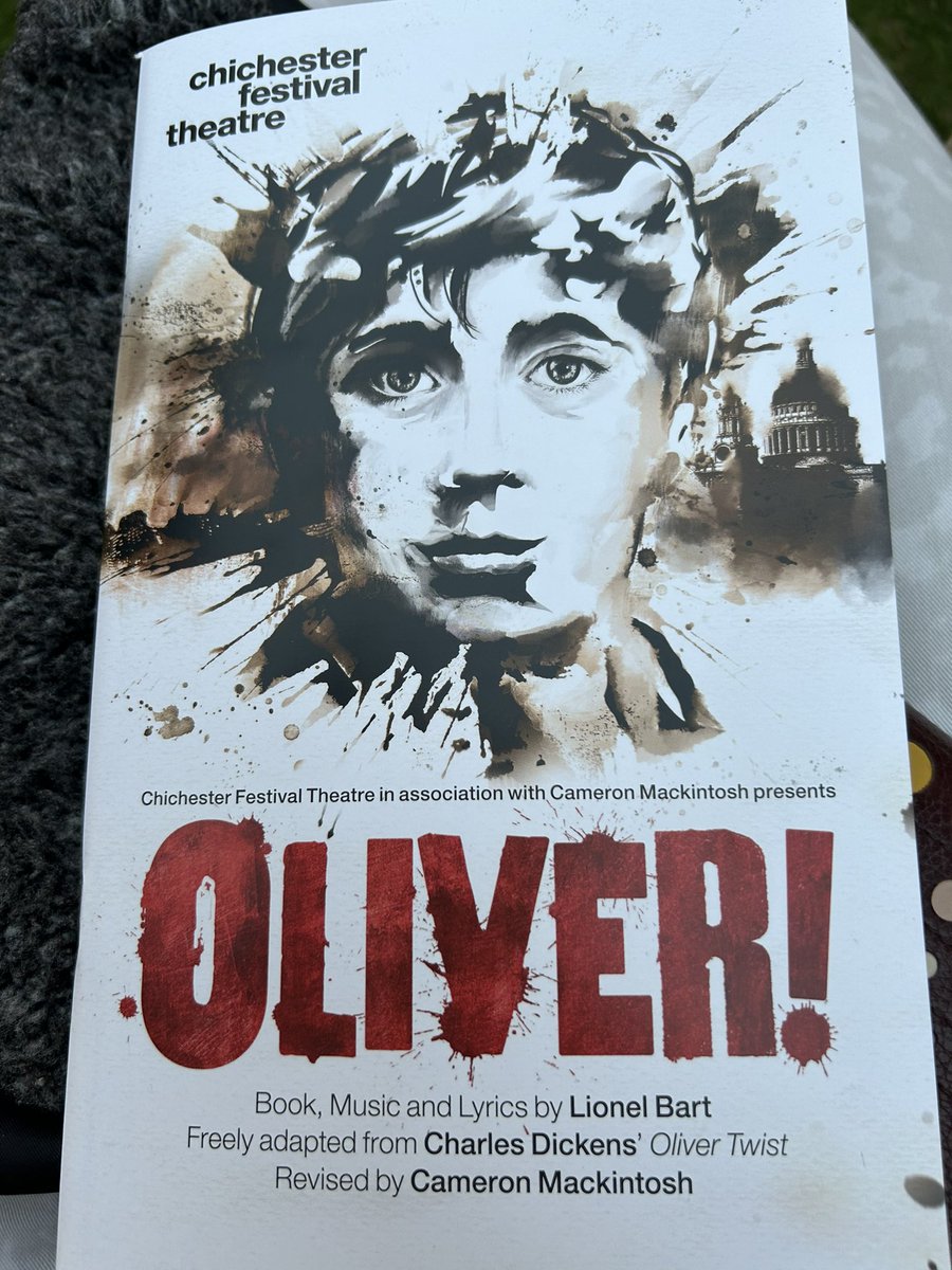 Back from watching #Oliver @ChichesterFT almost 4 hr round trip, totally worth it. Loved the revised version <a href="/CamMackLtd/">CameronMackintoshLtd</a>. Amazing choreography &amp; direction by <a href="/SirMattBourne/">Matthew Bourne 💙</a>. Have a programme addiction &amp; this one is jam packed - a little bedtime reading awaits. Recommend this show