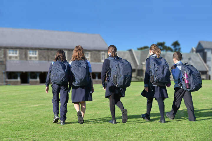 getworkgear's tweet image. School uniforms boost equality! Students focus on learning, not fashion. Suppliers, this means consistent demand for your products. #SchoolUniforms #B2BApparel getworkgear.com/advantages-of-…