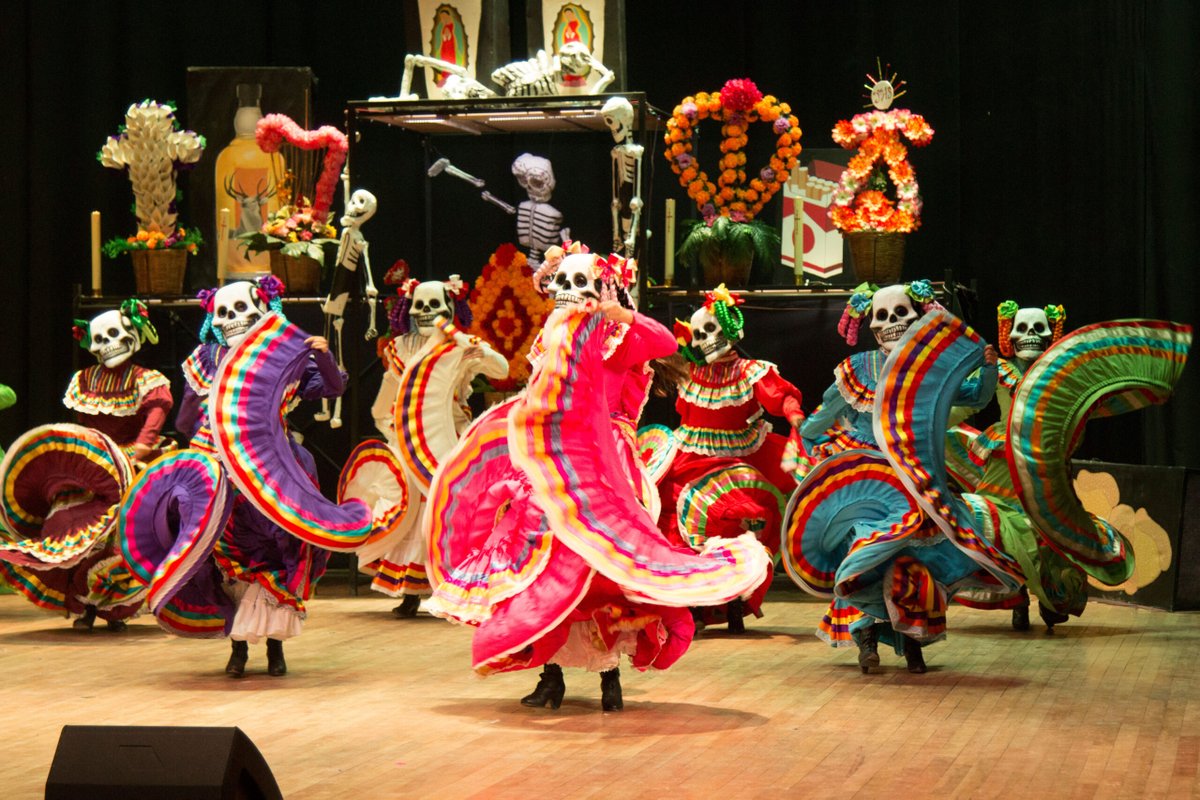 luispartyagency's tweet image. Agencia Luis Partida presenta:

 ¡La Compañía Mexicana de Danza Folklórica! 

Cada presentación es una celebración de nuestras raíces.

Programas:

🔸VIVA LA MUERTE

🔸 Son de México y de México son

#CMDF #DanzaFolklórica #CulturaMexicana #Arte #Tradición #México #Espectáculos