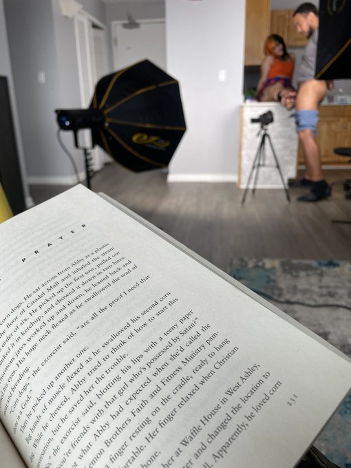 i love reading a good book https://t.co/oo5SqGT70j