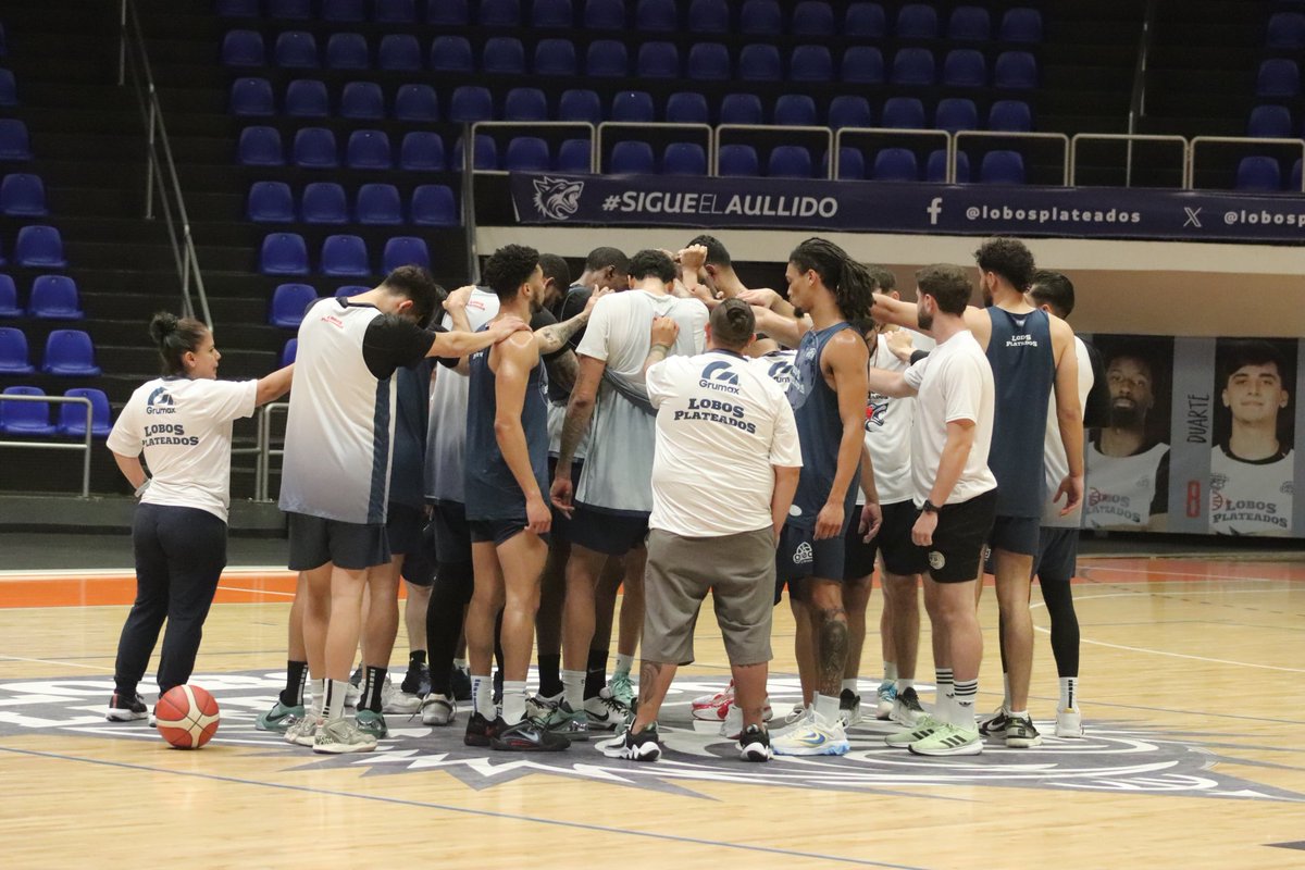 laredcincoradio's tweet photo. 🏀🐺||Lobos Plateados cerró preparación esta tarde en la Arena BUAP para enfrentar mañana jueves a las 20 horas a los Plateros de Fresnillo en la segunda serie que recibirán en casa dentro de la LNBP. #LobosPlateados #LNBP #ArenaBUAP https://t.co/wp97n5zimK