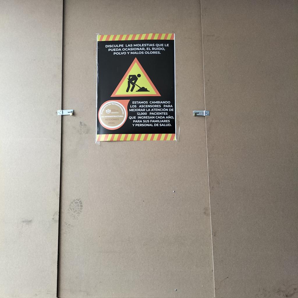 AriasKerem's tweet photo. @ISSSTE_mx ojalá y le echen velocidad a los elevadores del #Hospital1deOctubre, es mucha la demanda y necesidad. Un solo elevador para todo el hospital es insuficiente https://t.co/A7p5zK6FnV