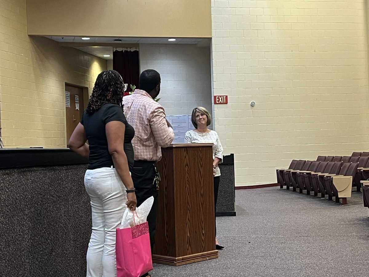 Amazing first day at SPHS!!✏️📚
Our theme for this year is BACK TO THE BASICS, and we had THE greatest former Spartan return to give us some inspiration and launch us into the year!  Dr. Fraker was the principal who opened South Paulding in 2006 and having her back was a treat❤️