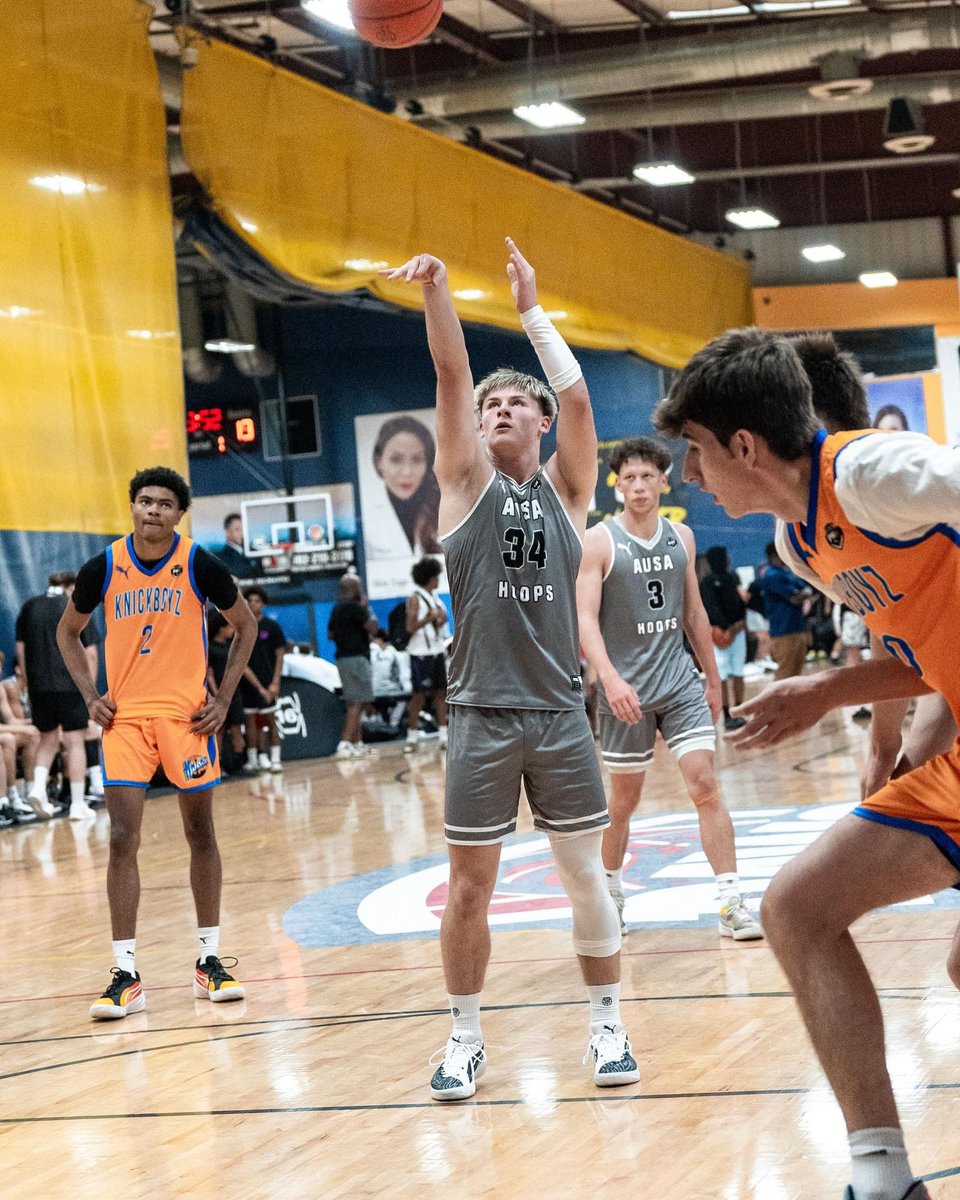 WellnessCannon's tweet photo. Steve is back in the clinic this afternoon from his time coaching and working with high level athletes from @AUSA_Hoops  in Phoenix and Indy. He had the pleasure of helping @NedRenfree1  with a few niggles and maximise his potential on the court at the @pumanxtpro_hoops. https://t.co/RQL3O75t9Q