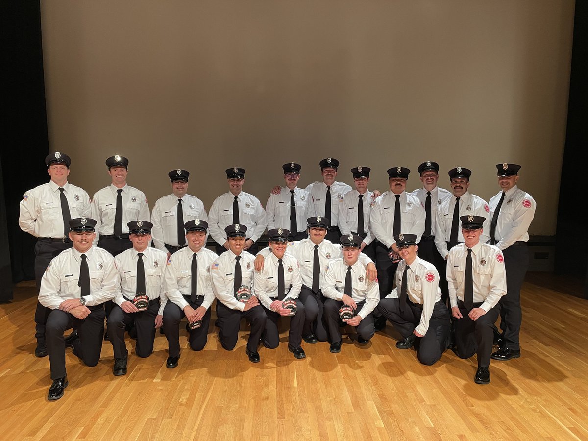 StPaulFireDept's tweet image. Fire Cadet Academy Update: Week 14=Graduation Day!

Congratulations to the 20 fire cadets that made the transition from fire cadet to firefighter today!

May you all have a long and healthy career!

#cityofsaintpaul #saintpaulfire #firefighter #ems#cityofsaintpaul
