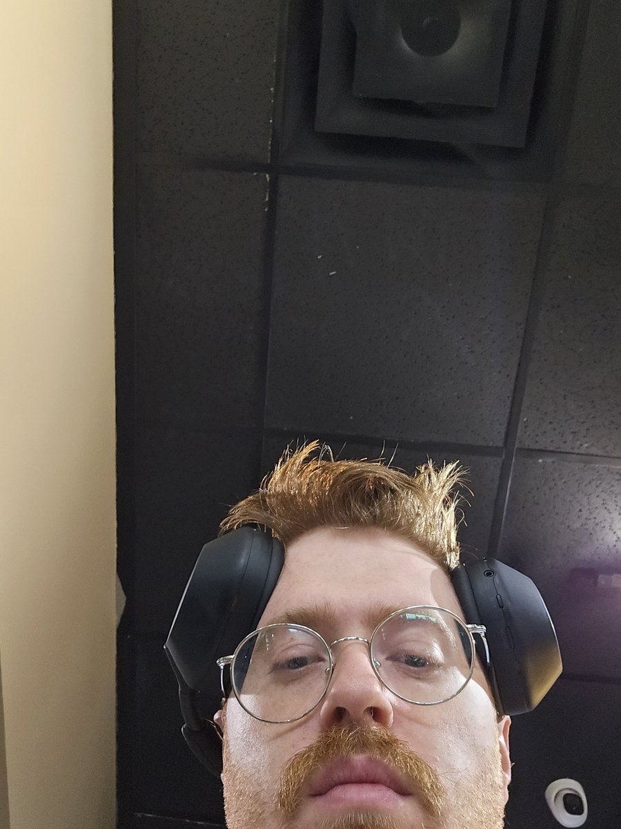 PaymoneyWubby's tweet photo. Stream ain't happening, almost every flight is delayed/canceled and I'm trapped in Vegas. Gonna go galactic on the next innocent employee https://t.co/JDJNfr8zRy