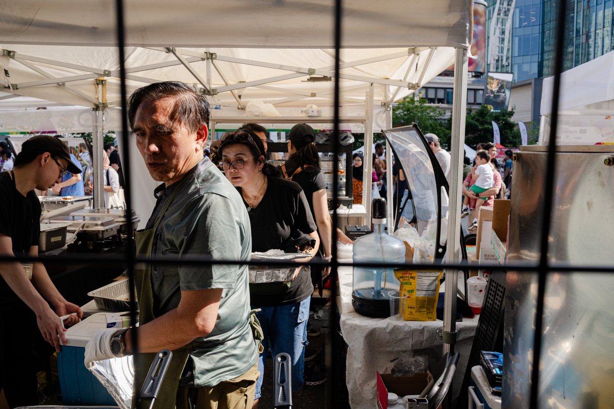 BWhitmorePhoto's tweet photo. Indonesian Food Festival Toronto 2024 (July 20, 2024)
.
.
.
.
#toronto #torontophotographer #streetphotography #photography #light_and_shadow #city #urban #torontostreetphotography #snap_street #snap_community #verotography #podium_street #pictas #podium #snap_canada #snap_world #street #citylife #festival #snap_people #community #food #indonesian #indonesia #culture #streetfood
