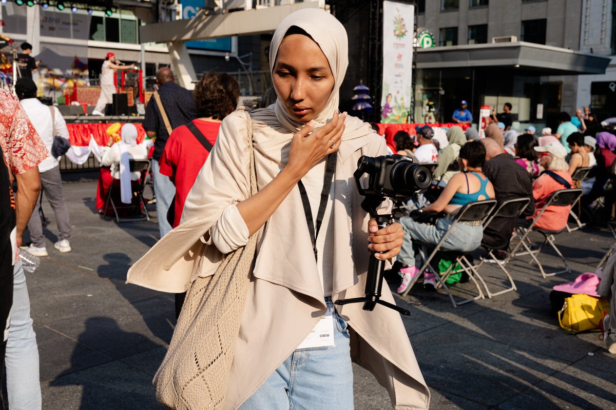 BWhitmorePhoto's tweet photo. Indonesian Food Festival Toronto 2024 (July 20, 2024)
.
.
.
.
#toronto #torontophotographer #streetphotography #photography #light_and_shadow #city #urban #torontostreetphotography #snap_street #snap_community #verotography #podium_street #pictas #podium #snap_canada #snap_world #street #citylife #festival #snap_people #community #food #indonesian #indonesia #culture #streetfood