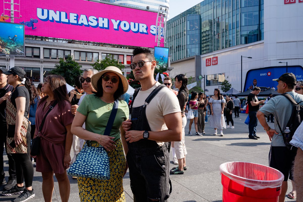 Indonesian Food Festival Toronto 2024 (July 20, 2024)
.
.
.
.
#toronto #torontophotographer #streetphotography #photography #light_and_shadow #city #urban #torontostreetphotography #snap_street #snap_community #verotography #podium_street #pictas #podium #snap_canada #snap_world