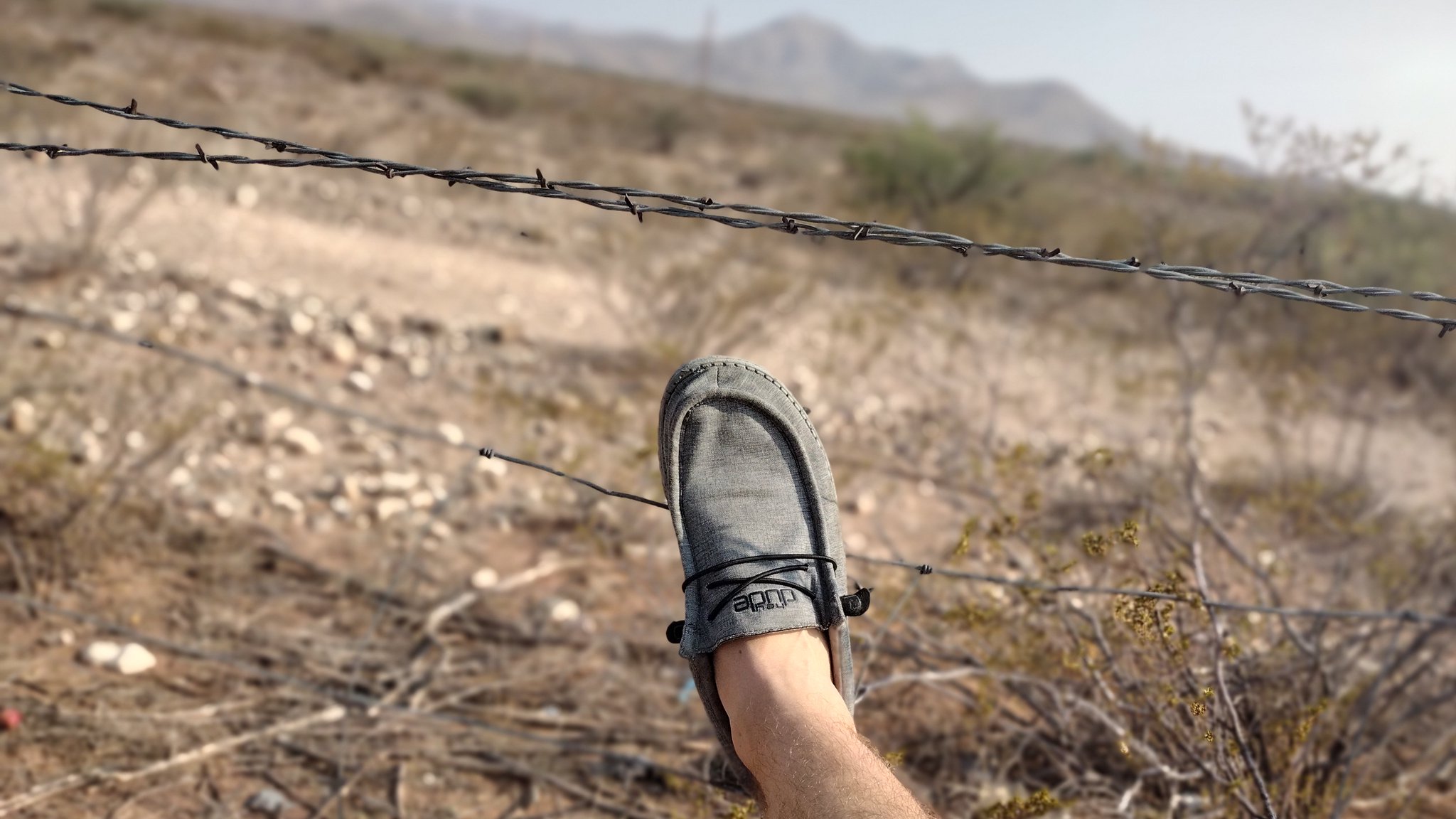 2 pic. Impromptu foot photos after passing border patrol checkpoint. #I-10Texas https://t.co/5xYHqS8bEF