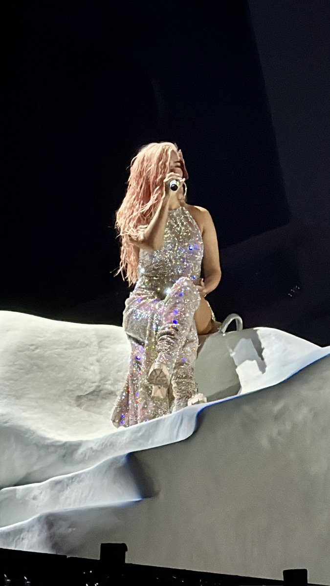 Lixat's tweet photo. MAÑANA SERÁ BONITO FOREVER
GRACIAS MSB TOUR
@bichota_mexico 
@bichotacdmx https://t.co/UZT5vvev2r