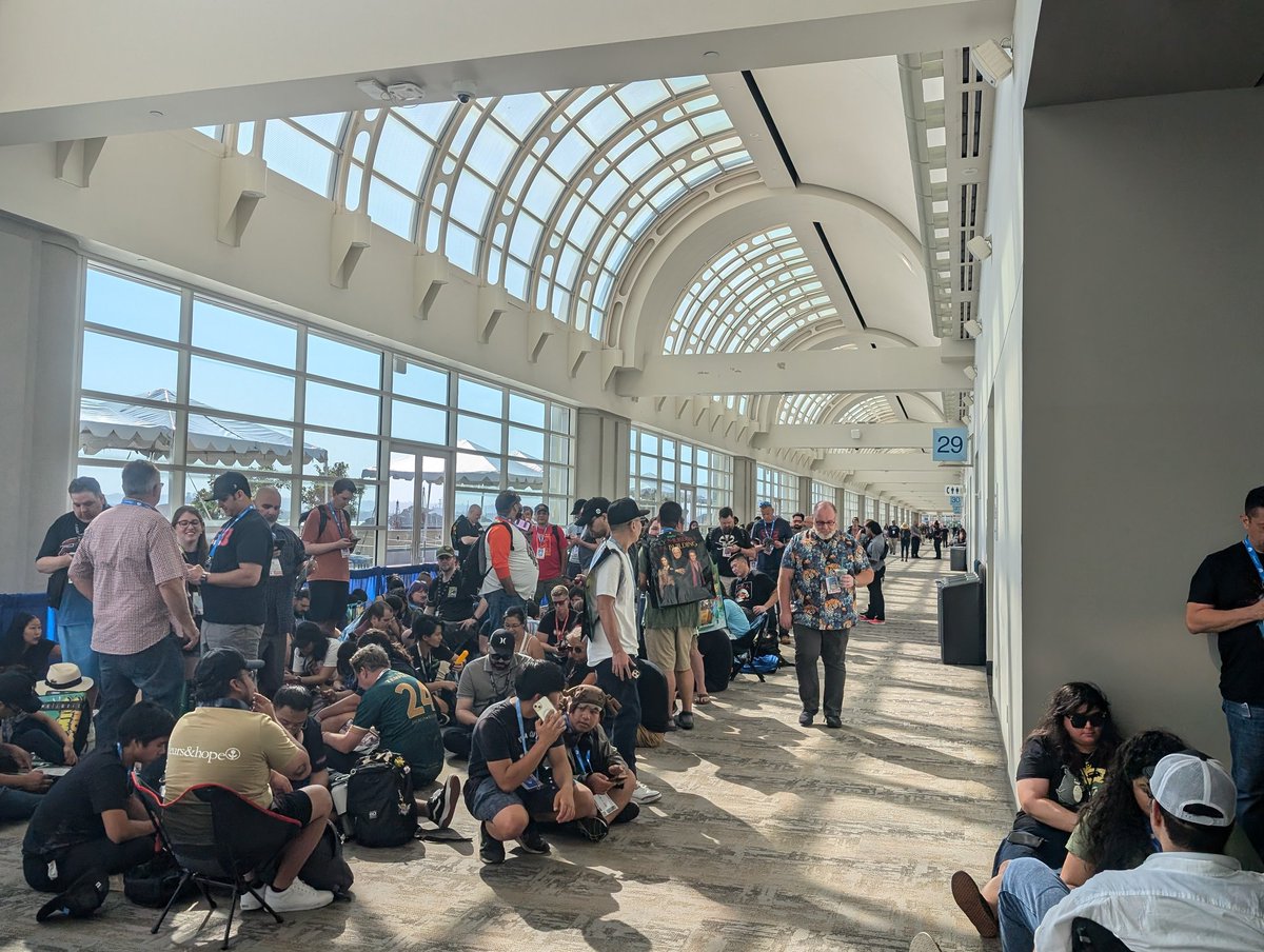 SD_Comic_Con's tweet photo. #SDCCLineUpdate the exhibit hall escalator line is up tonRoom 29 👍 #SDCC https://t.co/WJQe2MRr7K