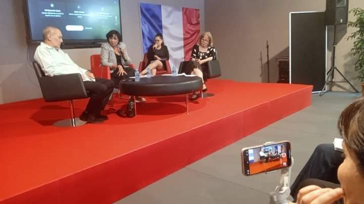 Dra_SandraR's tweet photo. 🔬 La hazaña de nuestros científicos en el enfrentamiento a la #COVID19 con una vacuna propia llegó hasta #Paris2024  y la sede de #YoSoyCuba 🇨🇺 en Tremblay.  #CubaPorLaVida https://t.co/KHG0jiTmQr