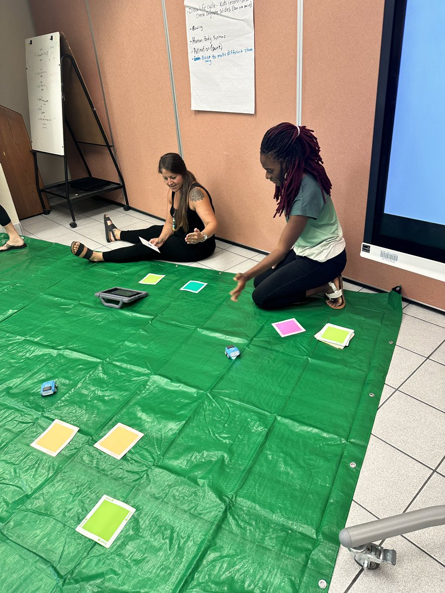 BrevardEdTech's tweet image. Today elementary STEM lab teachers engaged in a day of exploring iPads, Sphero minis and Indis, stop motion, and green screen. We all had a great day of learning! #brevardedtech #stemeducation #STEM #applelearningcoach #appleeducation