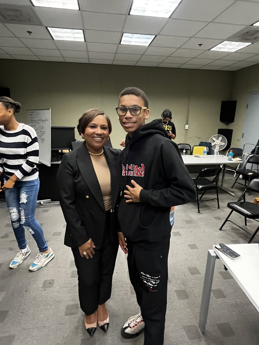 Elijah Davis tweet media