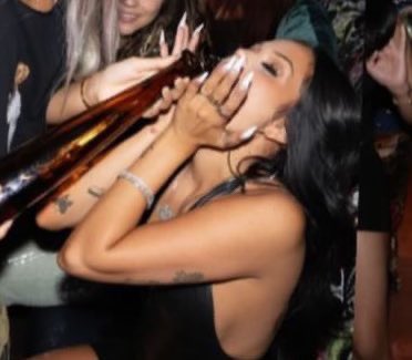 devilsslct's tweet image. Nobody can outdrink me. 🍸