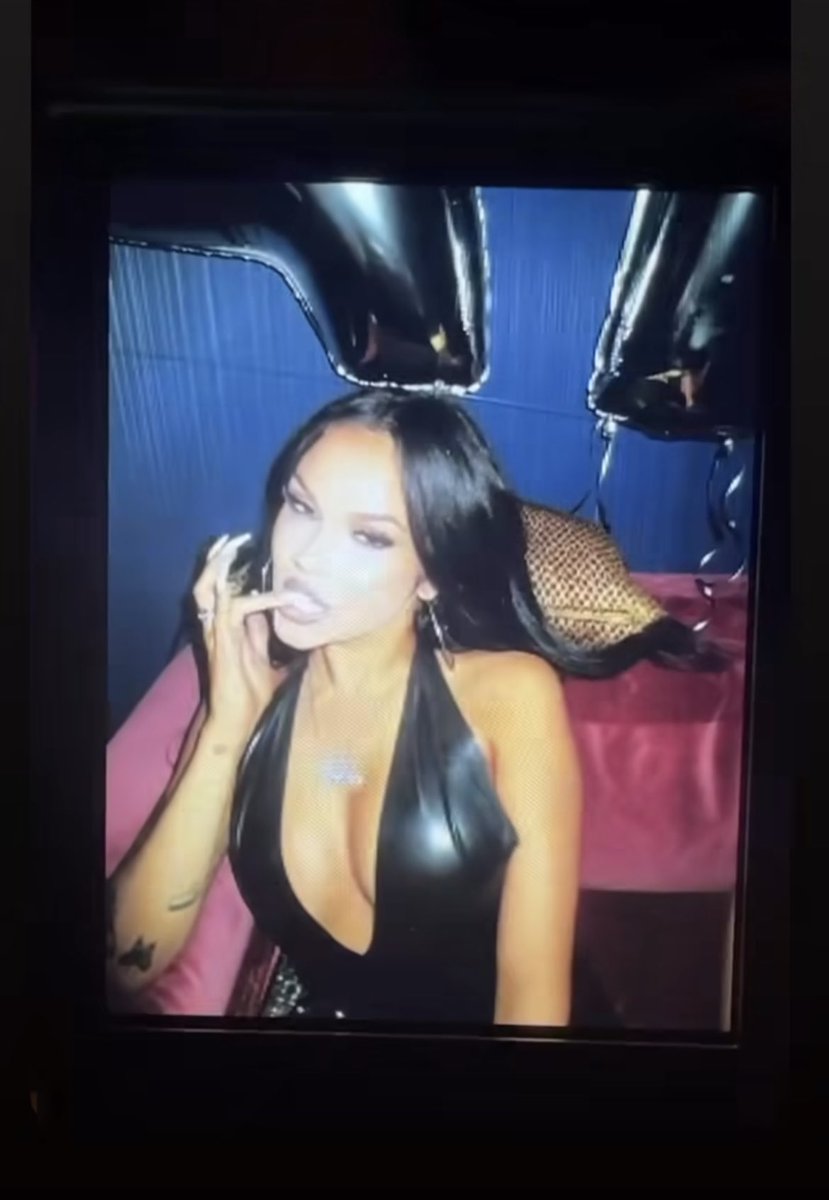 devilsslct's tweet image. Nobody can outdrink me. 🍸