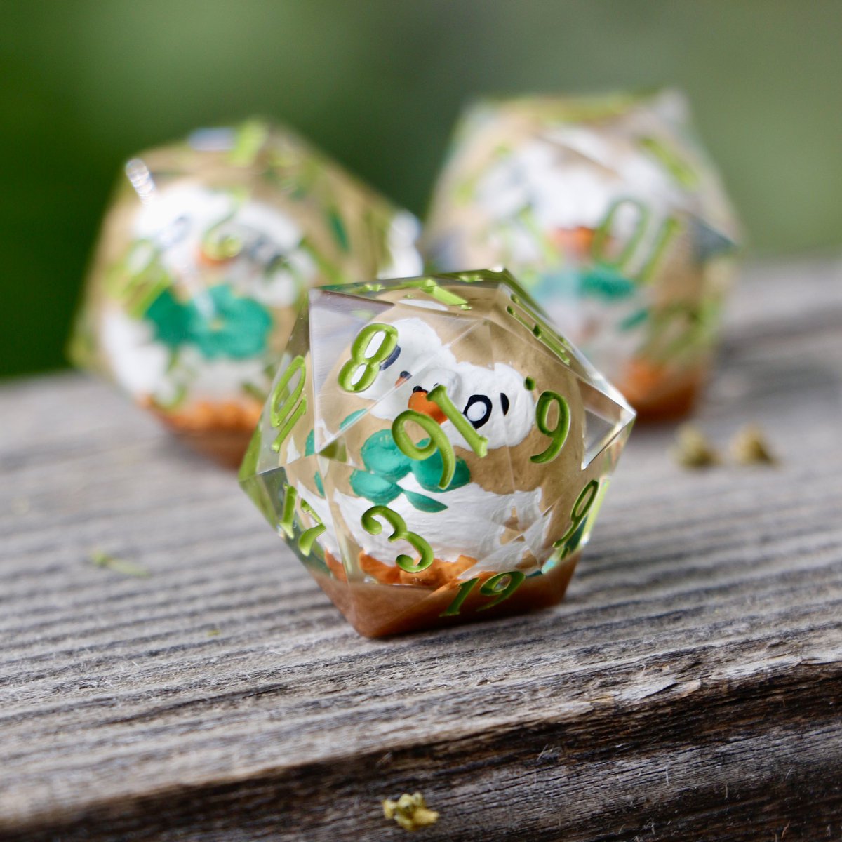 interstellarD20's tweet image. Rowlet dice!!