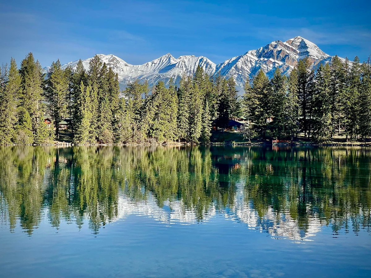 JoeisCranky's tweet image. Jasper is simply beautiful and one of the amazing gems of the Canadian Rockies.  It isn&apos;t looking good for the town. Fingers crossed.  Stay safe firefighters.  #Jasper #Landscapes