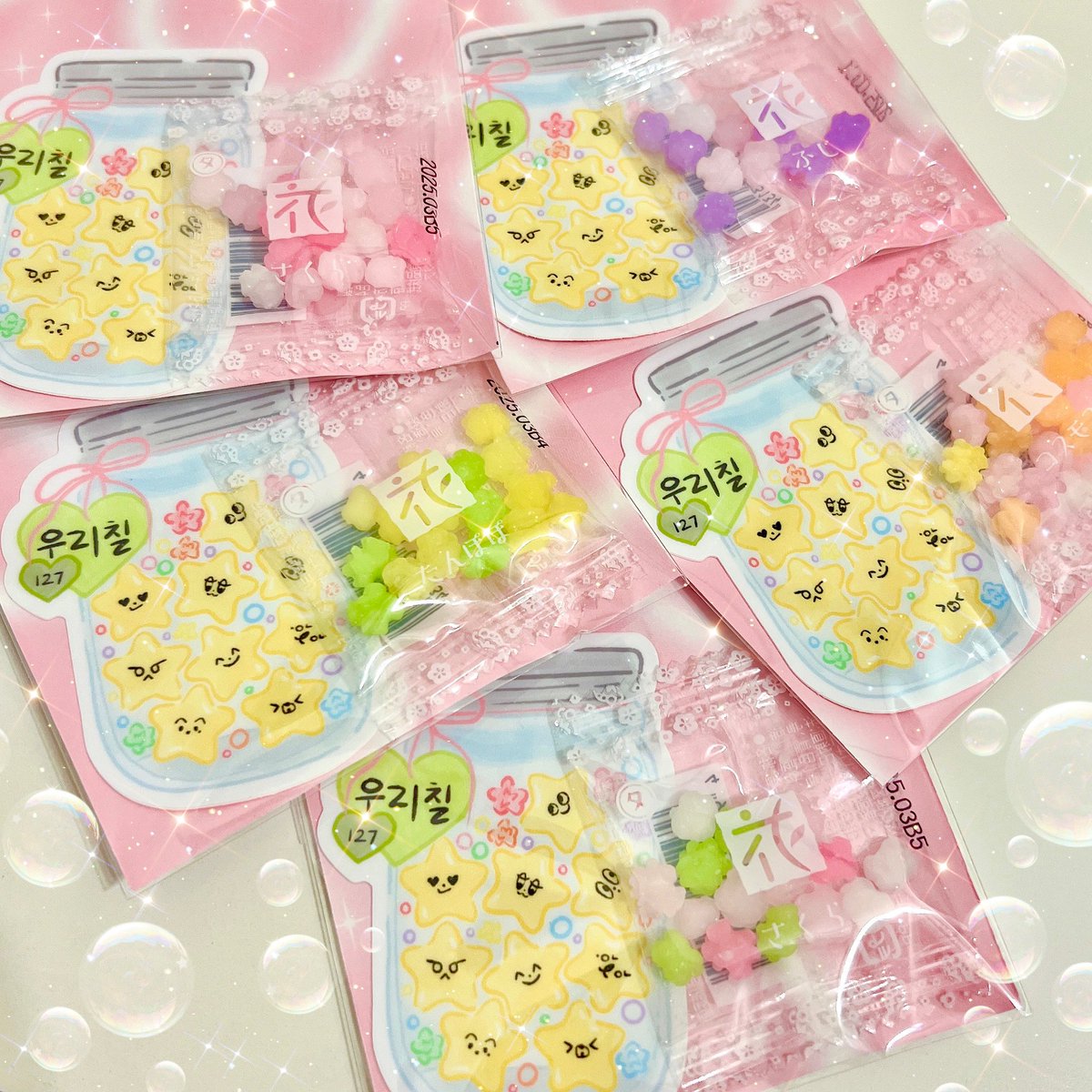 doieshope's tweet photo. nct 127 kcon la freebies !!°｡⋆⸜ ♡ ๋࣭ ⭑𖦹 ׂ 𓈒 
✩ 3” vinyl sticker
✩ japanese star candy
✩ quantity is limited i’ll prioritize those that rt/like this tweet (50 sets)
✩ will share my location on sunday! 

i hope i see you there ! (ᓀ⩊ᓂ) 🌟 https://t.co/T2vNCv8ajW