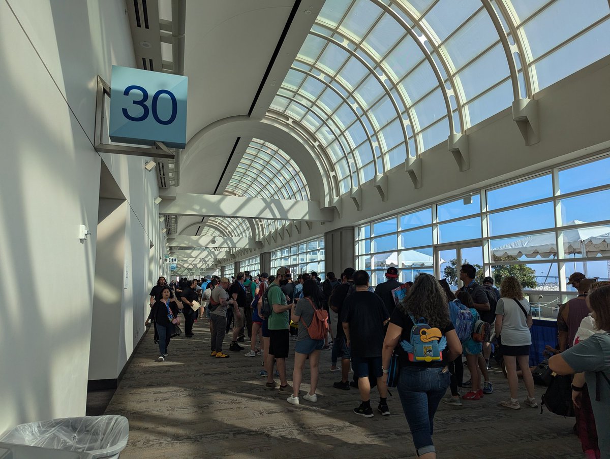SD_Comic_Con's tweet photo. #SDCCLineUpdate now the exhibit hall escalator line is up to Room 30 https://t.co/OP7RYvqGJY
