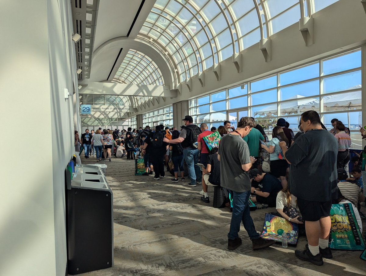 SD_Comic_Con's tweet photo. #SDCCLineUpdate now the exhibit hall escalator line is up to Room 30 https://t.co/OP7RYvqGJY
