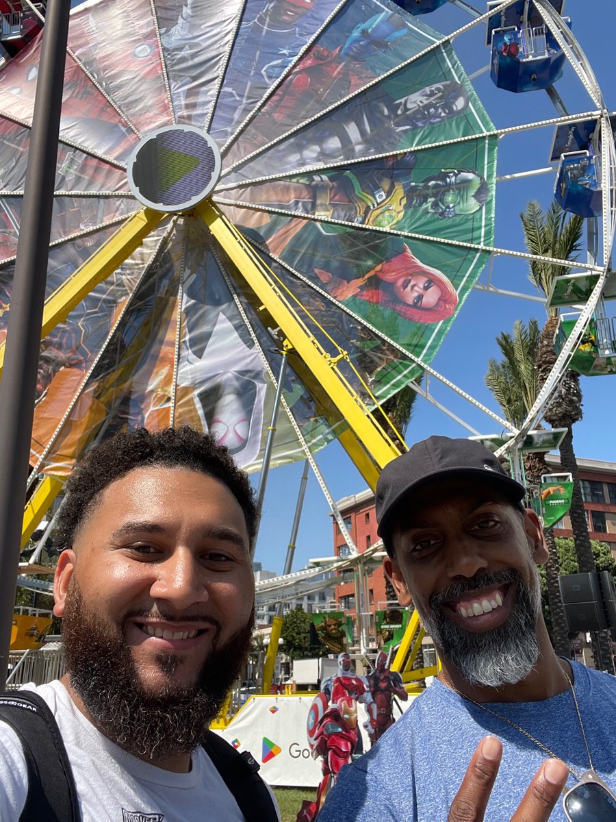 SidelineInsider's tweet photo. Ran into @dorklessons @SD_Comic_Con! It was super dope getting to chop it up with a fan favorite and MCOC legend! Thanks for taking the time for a picture! 
✌🏽 Trill Monger
#SDCC #SDCC24 @MarvelChampions @kabam https://t.co/1XNwwedXwm