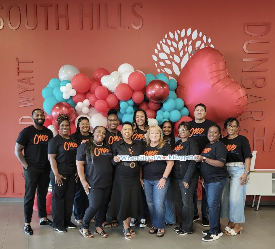 aalonso_FWISD's tweet photo. Unity is Strength! #WhereHeartWorkHappens #OneFWISD ❤️🎉@FortWorthISD @FWISDCareers @FWISDPLI #LearningandLeading https://t.co/I3BOqpHoa1