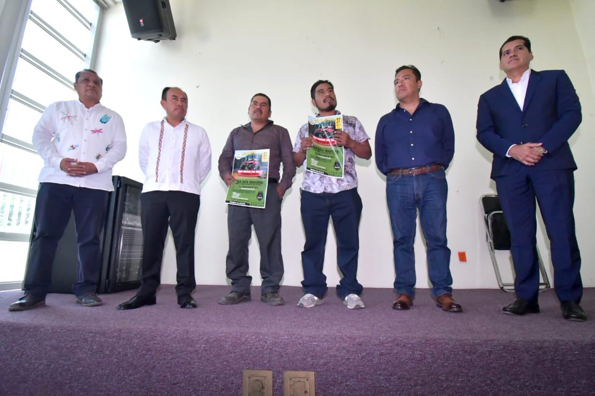 LaloRojas2016's tweet photo. Atendí a mis amigos Oscar Miguel Cruz y Emilio García López, coordinador y primer vocal del Parque Ecoturístico Dain Roo (Monte Grande), respectivamente, y a Alejandro Juárez, presidente del Club de #Jeeperos de Oaxaca, (1/2) https://t.co/hNCjQV8dN0