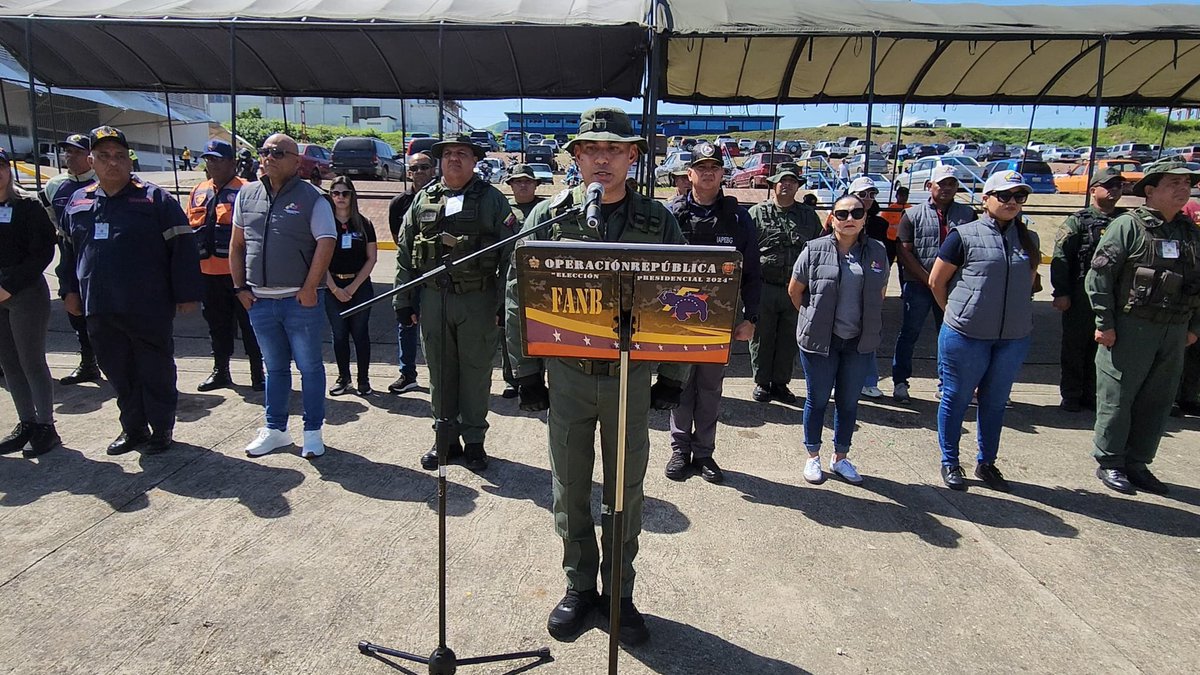 Zod_Guarico_3_5's tweet photo. La #FANB representada por el GD. Luis Rosales, Cmdte. de la ZODI - 35 Guárico, junto al MG. Lenin Ramírez , Cmdte. de la #REDILL en apoyo al @cneesvzla ,desplegaron 5230 Efectivos en la Operación República para la "Elección Presidencial 28JUL2024". para Resguardo y Custodia de CV https://t.co/h81pnAxt28