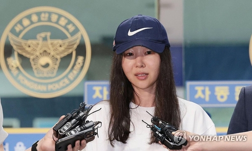 kvibe_yonhap's tweet photo. (LEAD) ADOR CEO Min files complaint against Hybe over internal audit
#ADOR #CEO #MinHeeJin #Hybe #file_complaint @NewJeans_ADOR @HYBEOFFICIALtwt
https://t.co/HjSROyCxiU https://t.co/4gX0kdzx7E