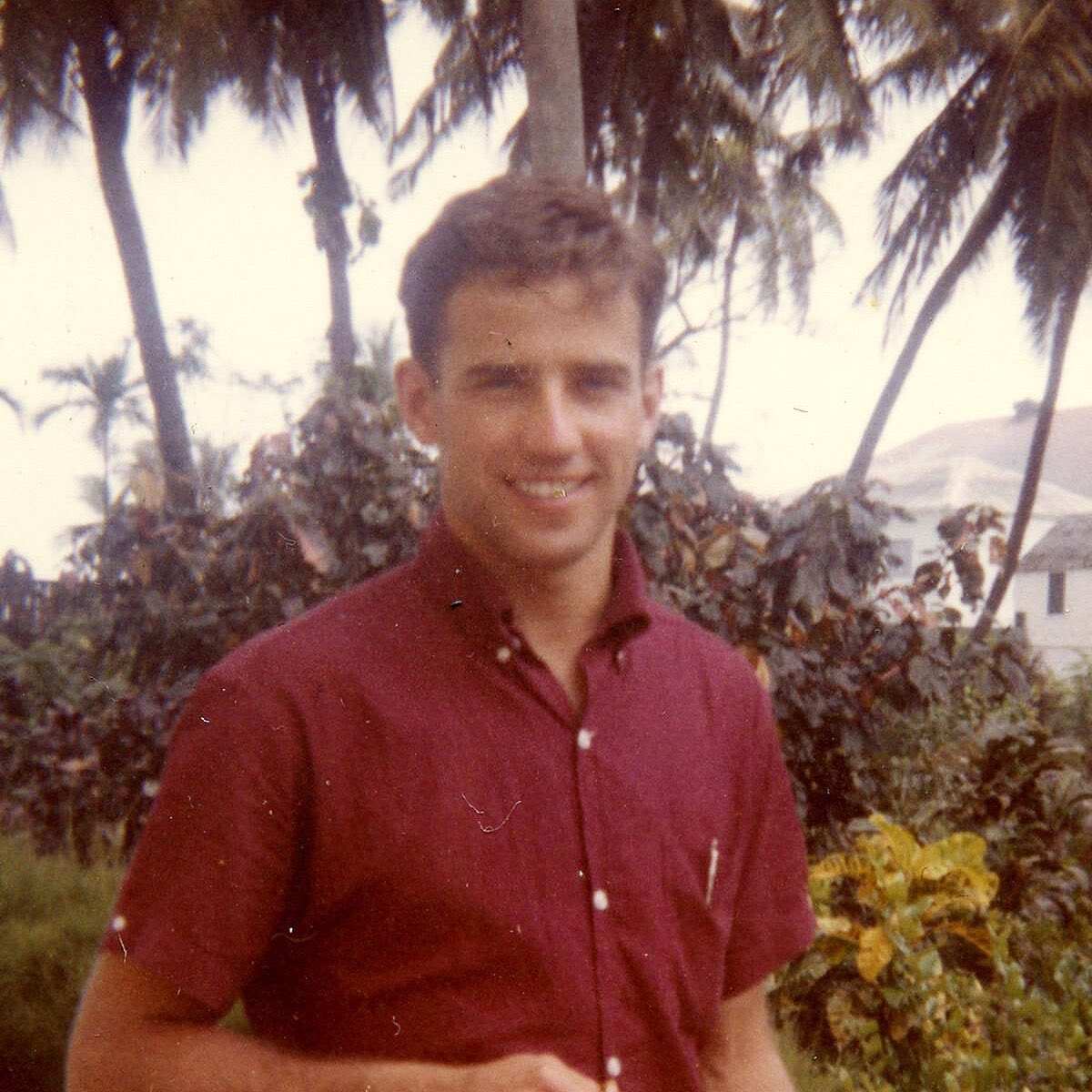 Victorshi2020's tweet image. This man didn’t just fall out of a coconut tree. He worked his way up, overcame massive heartbreak, grief, and setbacks. And then he gave back to our nation through public service &amp;amp; a historic presidency. There’s no one like Joe Biden.