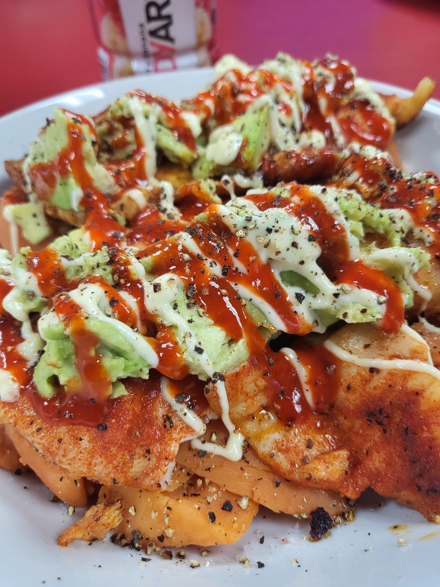 bomberoweech's tweet photo. I air-fried some tilapia and roasted some sweet poe-tay-toes. With guac, kewpie and racha, of course. 
Delish, mang. #CookingAtWork 👨‍🚒 https://t.co/jGzy2Pt4PQ