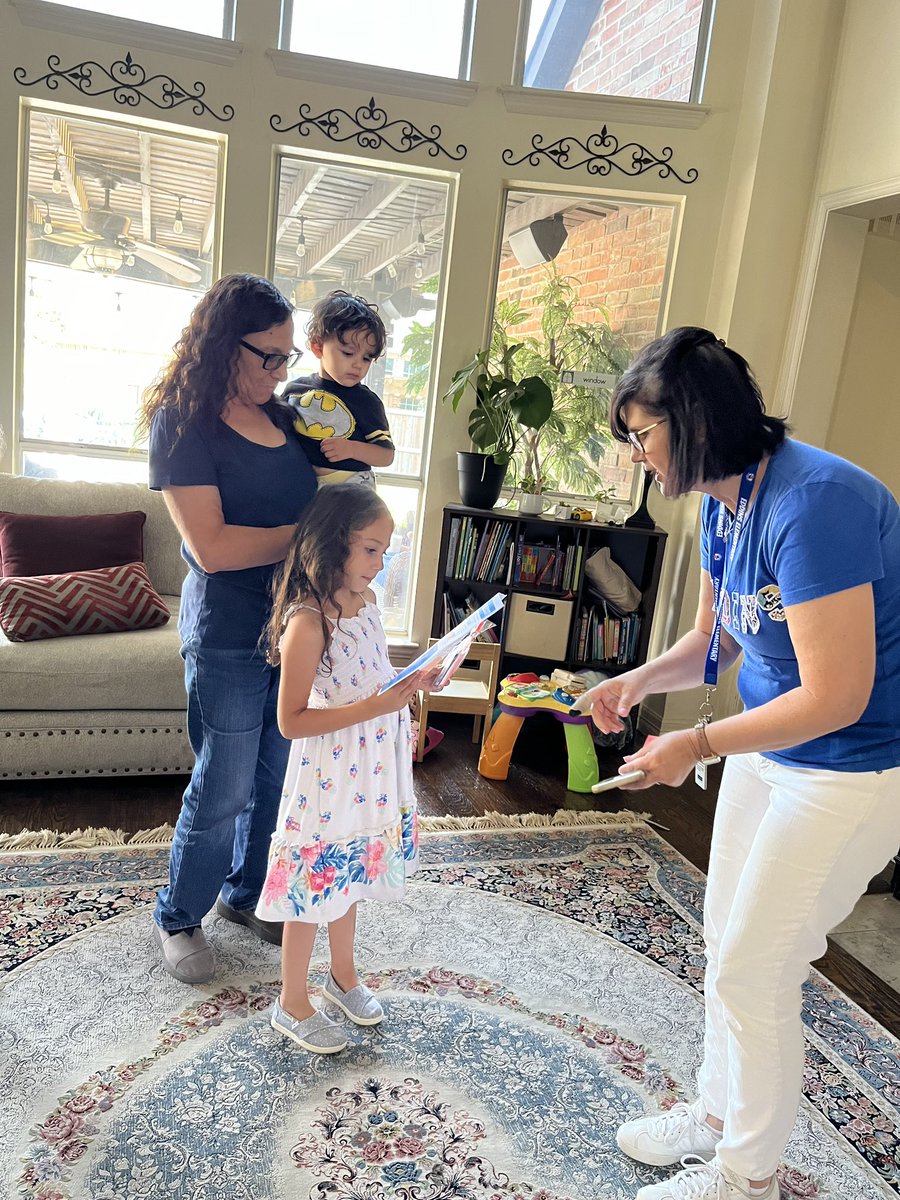 The Eddins Wildcat staff loved meeting our newest wildcats this evening! The Porch visits were a great success! 
#WeAreEddins #WeAreMcKinney