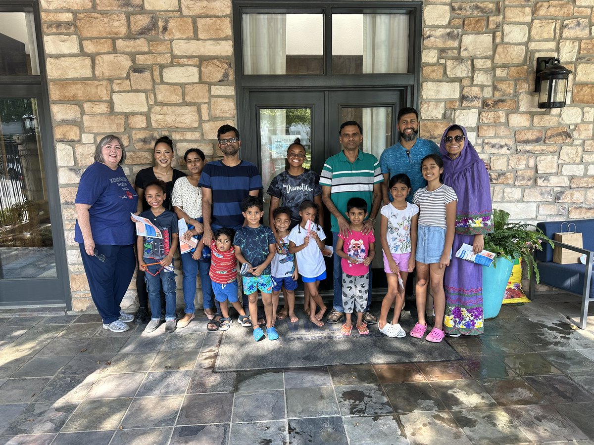 The Eddins Wildcat staff loved meeting our newest wildcats this evening! The Porch visits were a great success! 
#WeAreEddins #WeAreMcKinney