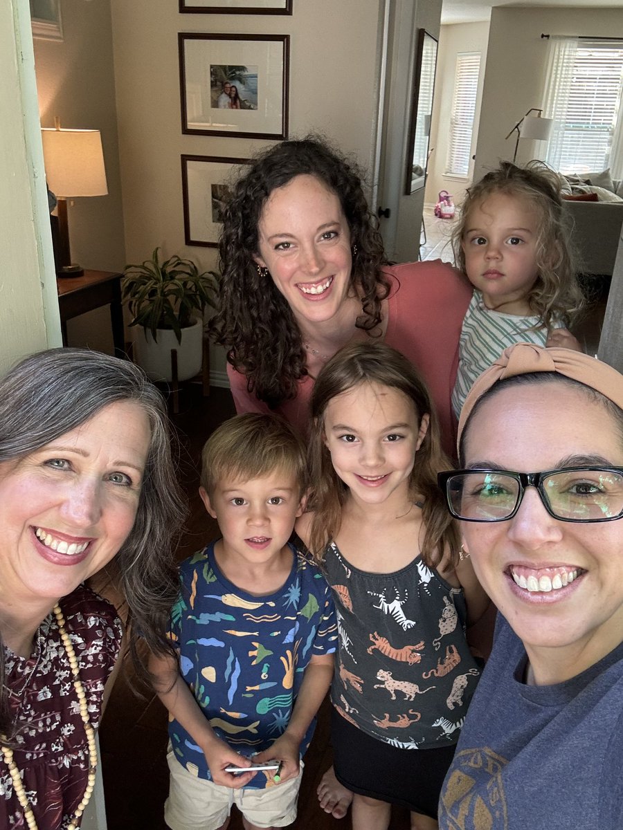 The Eddins Wildcat staff loved meeting our newest wildcats this evening! The Porch visits were a great success! 
#WeAreEddins #WeAreMcKinney