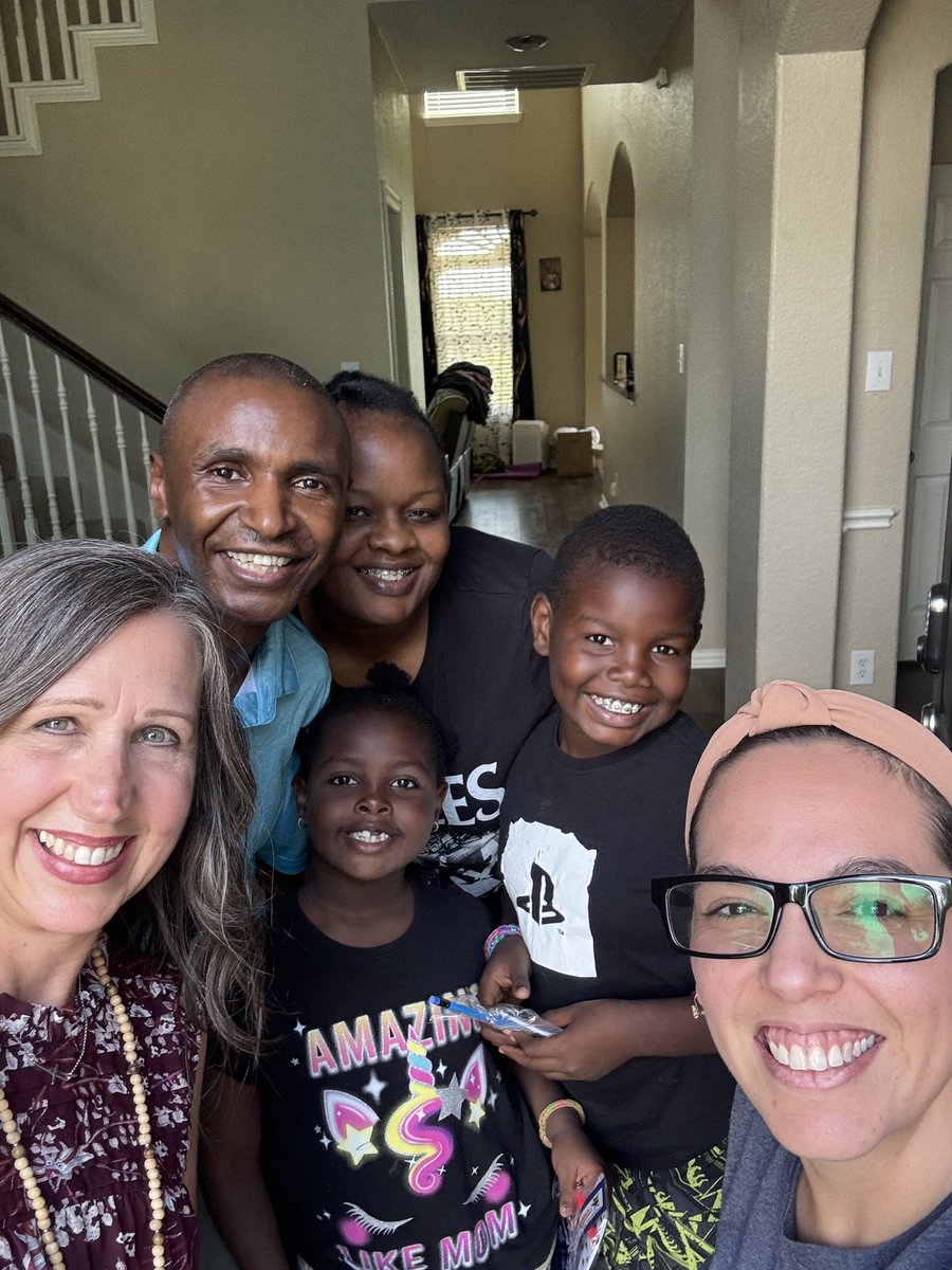 The Eddins Wildcat staff loved meeting our newest wildcats this evening! The Porch visits were a great success! 
#WeAreEddins #WeAreMcKinney